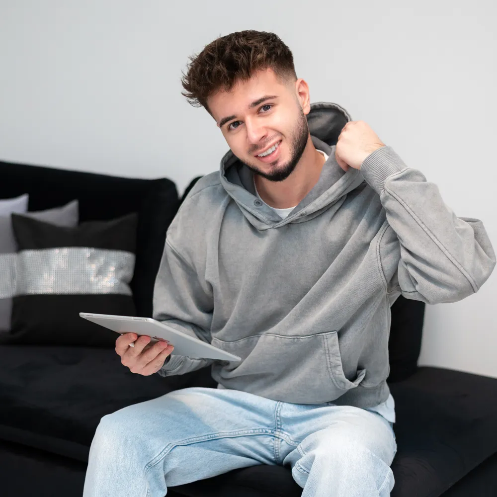 Mateusz Drelich - Stalowa Wola – projektant graficzny , specjalista od identyfikacji wizualnej, mediów społecznościowych i marketingu